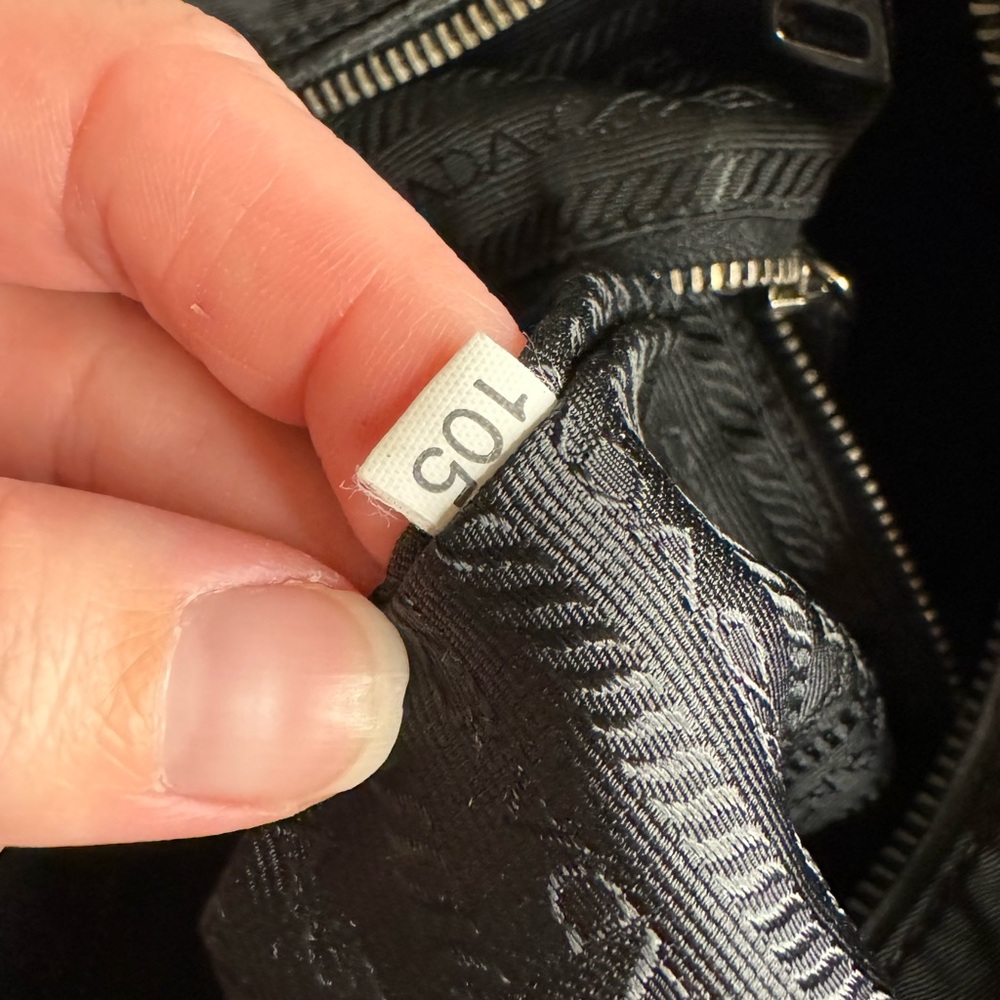 PRADA Nylon‎ shoulder bag w/woven leather adjustable straps and dust bag - Picture 8 of 16